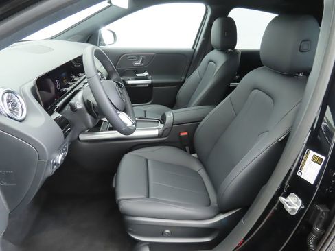 Certified 2025 Mercedes-Benz GLA 250 image 19