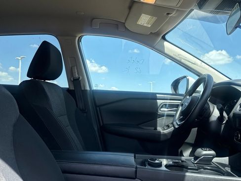 Certified 2024 Nissan Rogue SV AWD/4WD image 27