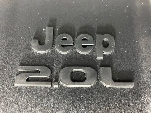 Used 2025 Jeep Wrangler Unlimited Rubicon 4xe w/ Convenience Group AWD/4WD image 9