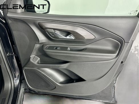 Used 2022 GMC Terrain SLT image 35