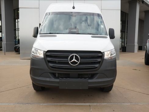 Used 2025 Mercedes-Benz Sprinter 2500 image 3