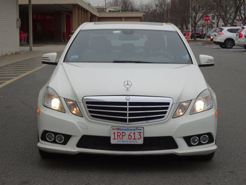 Used 2010 Mercedes-Benz E 350 4MATIC Sedan image 2