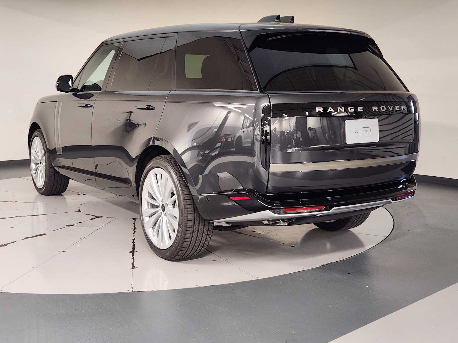 New 2026 Land Rover Range Rover Long Wheelbase SE AWD/4WD image 6
