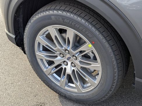 New 2026 Ford Explorer Active w/ Active Comfort Package image 11