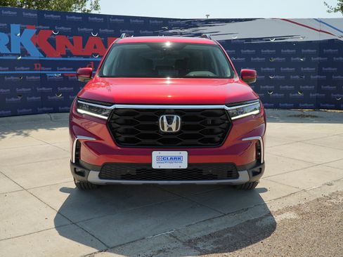 Used 2025 Honda Pilot Elite image 2