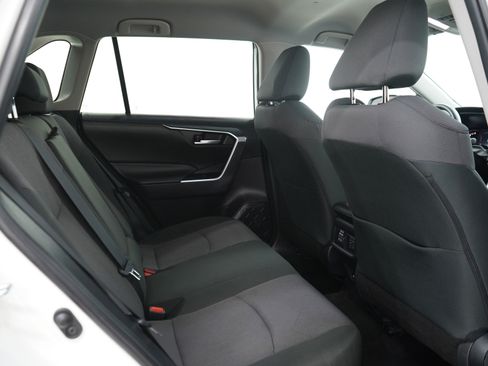 Used 2025 Toyota RAV4 XLE AWD/4WD image 13