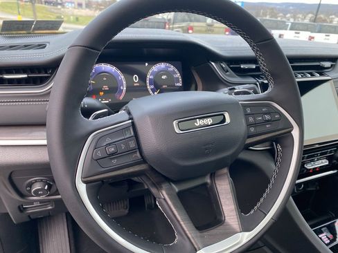 New 2025 Jeep Grand Cherokee Limited image 25