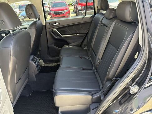 Used 2022 Volkswagen Tiguan SE AWD/4WD image 23