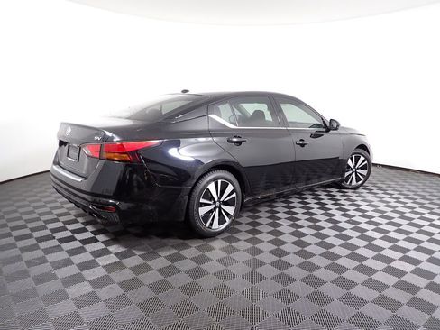 Used 2019 Nissan Altima 2.5 SV image 17