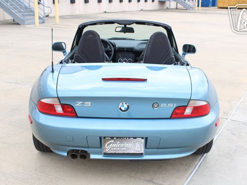 Used 2002 BMW Z3 2.5i RWD image 3