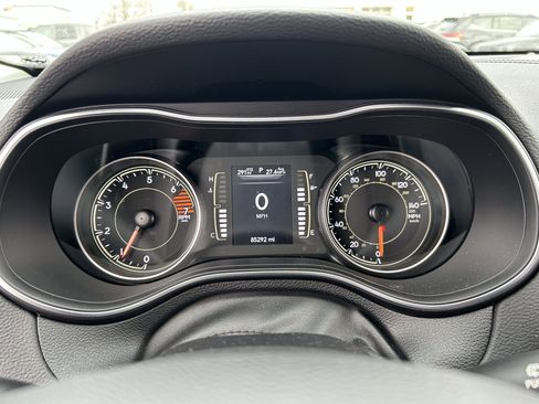 Used 2020 Jeep Cherokee Latitude w/ Cold Weather Group image 11