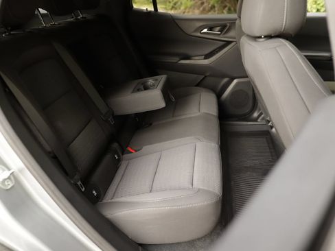 Used 2026 Chevrolet Equinox LT w/ Safety and Technology Package FWD image 28