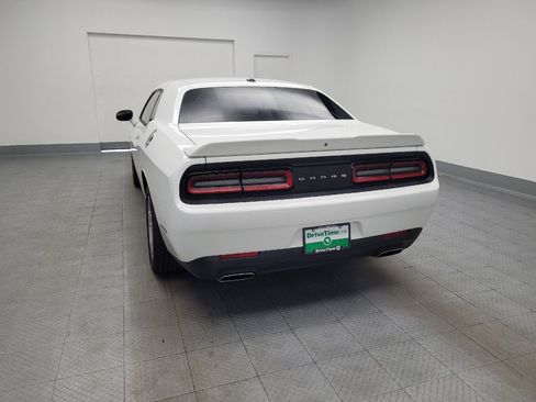 Used 2020 Dodge Challenger SXT RWD image 6