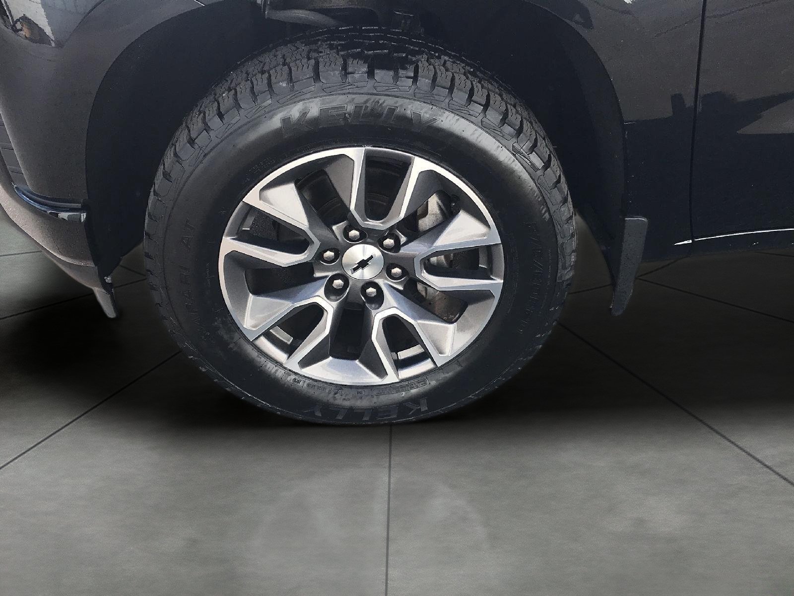 Used 2020 Chevrolet Silverado 1500 RST AWD/4WD image 4