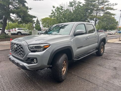 Used 2021 Toyota Tacoma TRD Off-Road AWD/4WD image 3