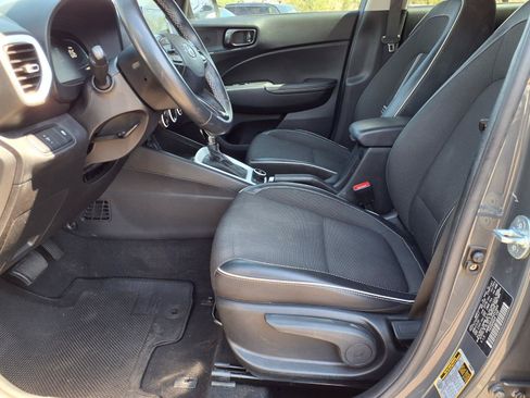 Certified 2023 Hyundai Venue Limited w/ Cargo Package FWD image 22