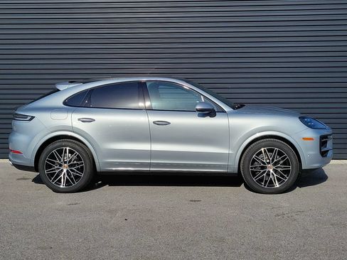 New 2026 Porsche Cayenne Coupe AWD/4WD image 8