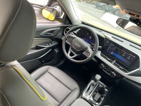 Used 2024 Chevrolet Trax ACTIV w/ Driver Confidence Package image 24