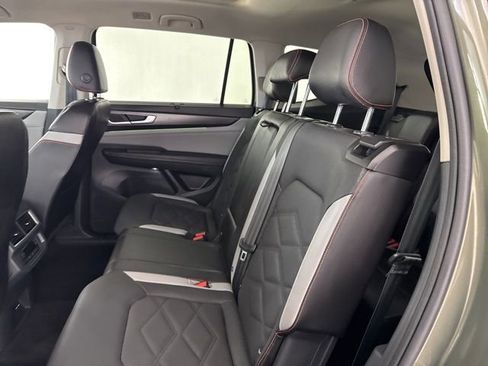 Used 2024 Volkswagen Atlas Peak Edition SE image 25