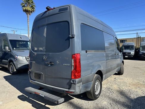 Used 2019 Mercedes-Benz Sprinter 144 Cargo image 4