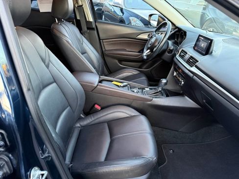 Used 2018 MAZDA MAZDA3 Touring image 20