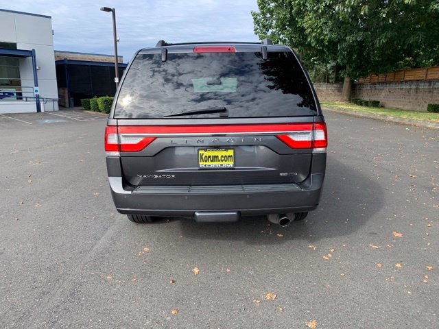 Used 2015 Lincoln Navigator 4WD image 4