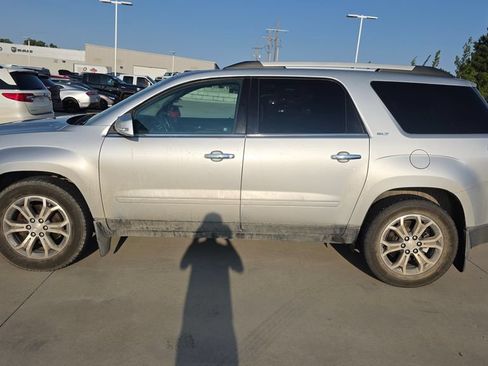 Used 2016 GMC Acadia SLT FWD image 2