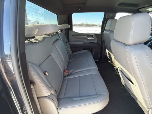 Used 2025 GMC Sierra 1500 SLT image 13