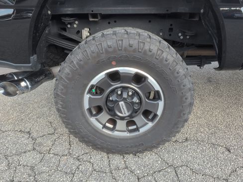 Used 2024 Ford F250 Lariat w/ Tremor Off-Road Package image 9