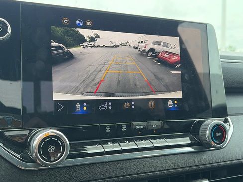 Used 2024 Chevrolet Colorado Trail Boss w/ Technology Package AWD/4WD image 22