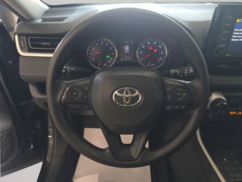 Used 2022 Toyota RAV4 XLE AWD/4WD image 14