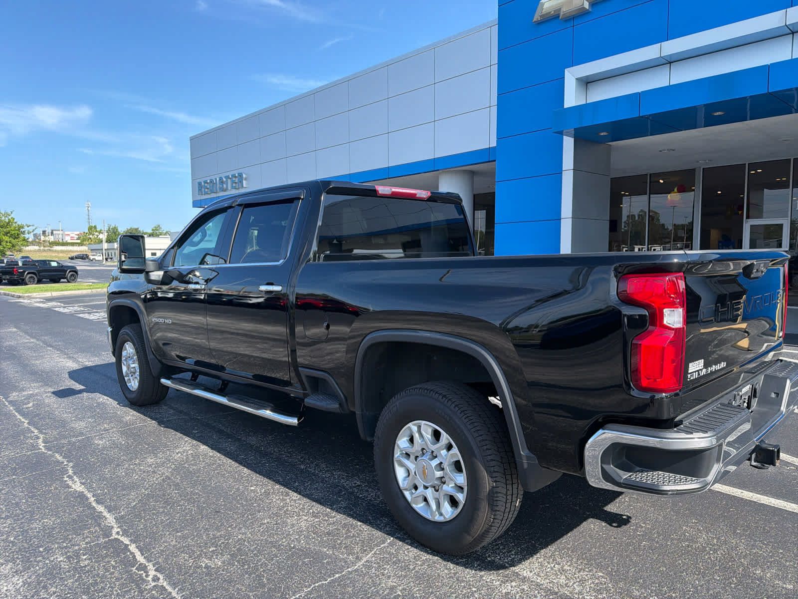 Used 2024 Chevrolet Silverado 2500 LTZ RWD image 3