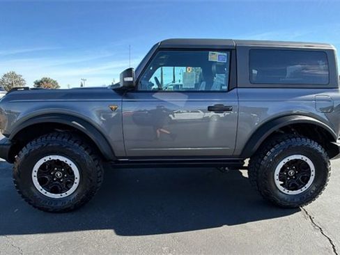 Used 2023 Ford Bronco Badlands image 7