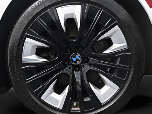 Used 2023 BMW i7 xDrive60 AWD/4WD image 46