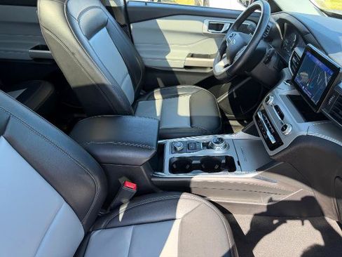 Certified 2023 Ford Explorer XLT w/ Equipment Group 202A AWD/4WD image 15