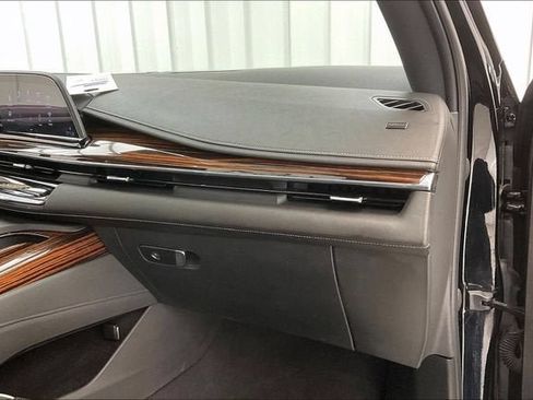 Used 2021 Cadillac Escalade Premium Luxury w/ Performance Package AWD/4WD image 18