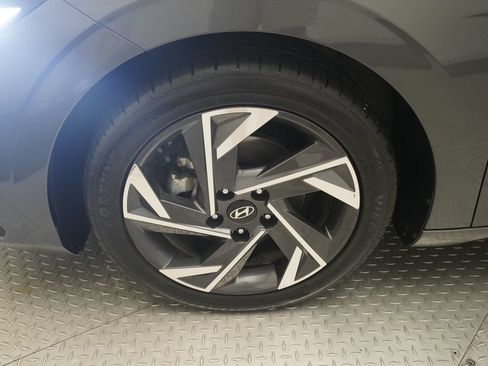 Used 2024 Hyundai Elantra Limited FWD image 26