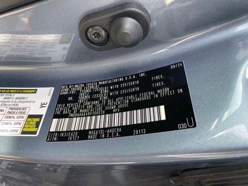 Used 2024 Toyota Corolla Cross XLE w/ Convenience Package image 14