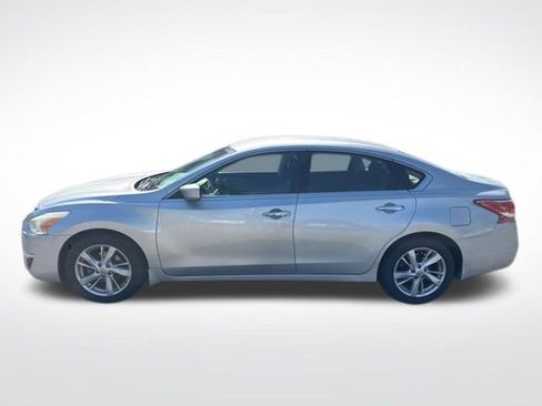 Used 2013 Nissan Altima 2.5 SV FWD image 2
