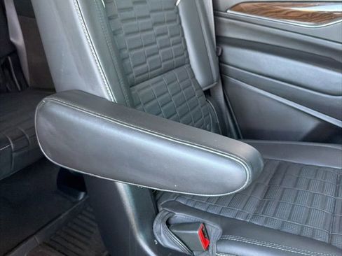 Used 2024 Cadillac Escalade Sport Platinum w/ LPO, ONYX Package AWD/4WD image 18