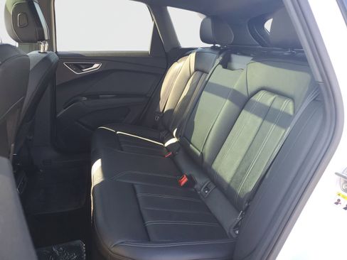 Used 2025 Audi Q4 e-tron Premium image 13