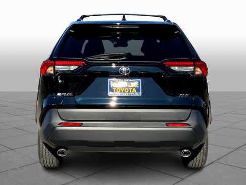 New 2025 Toyota RAV4 XLE image 4
