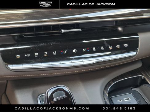 Certified 2023 Cadillac Escalade Premium Luxury AWD/4WD image 15
