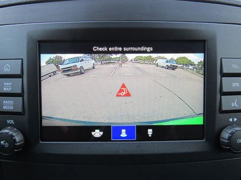 Used 2022 Mercedes-Benz Metris image 12