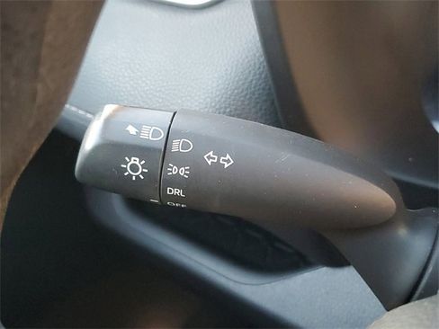 Used 2022 Toyota RAV4 LE image 15