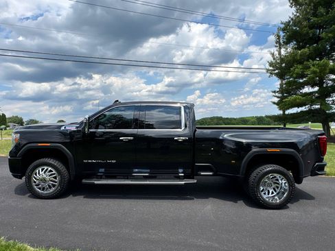 Used 2020 GMC Sierra 3500 Denali w/ Denali Ultimate Package AWD/4WD image 3