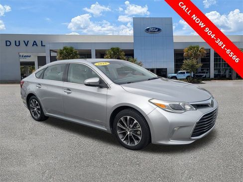 Used 2018 Toyota Avalon XLE Plus image 2