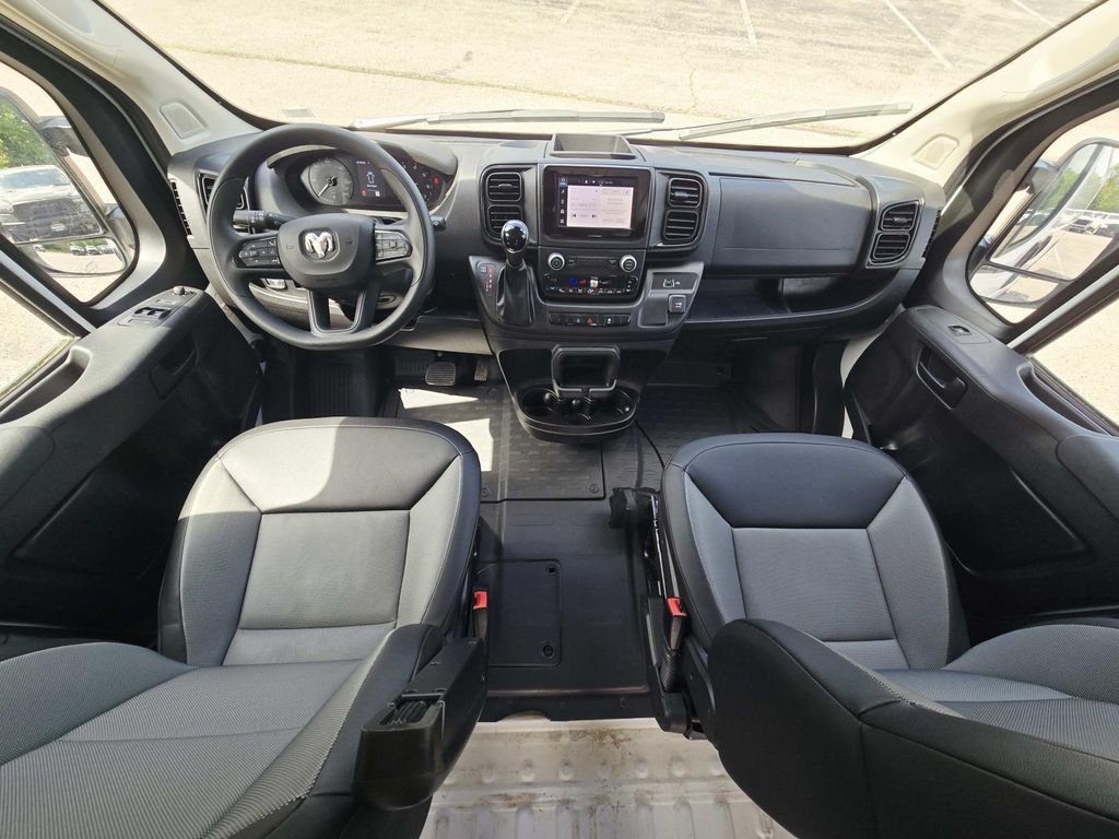 Used 2026 RAM ProMaster 2500 w/ Convenience Group FWD image 9
