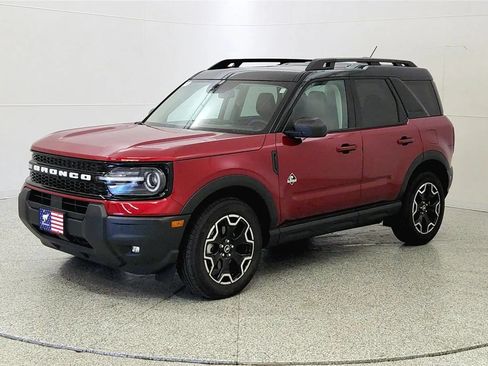 Used 2025 Ford Bronco Sport Outer Banks AWD/4WD image 3