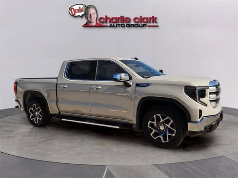 New 2026 GMC Sierra 1500 SLE image 6